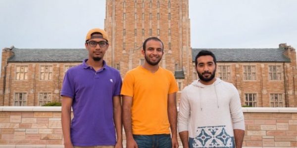 طلاب يُطلقون أول برنامج إذاعي عُماني في أمريكا